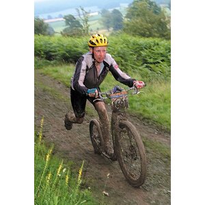 Kickbike Cross MAX 20D ja juomapullo + teline