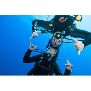 PADI Open Water Diver - laitesukelluksen peruskurssi kuivapuvulla (OWD)