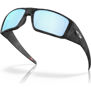 Oakley Heliostat, Matte Black Caemo w/ Prizm Deep Water Polarized
