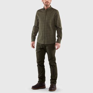 Model height: 186 cm Model wears size: M