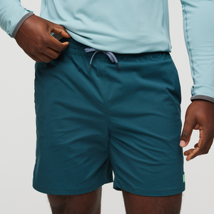 Jeremy is 6'0" / 183 cm and is wearing size medium