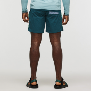 Jeremy is 6'0" / 183 cm and is wearing size medium