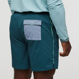 Jeremy is 6'0" / 183 cm and is wearing size medium