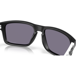 Oakley Holbrook, Matte Black w/ Prizm Grey