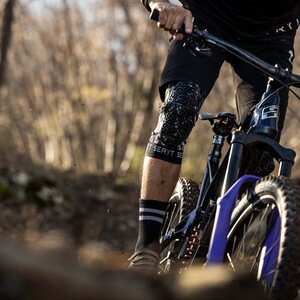 Seryt Flow Line Kneepads
