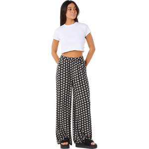 Model is 171cm (5'7) tall and wearing a size XS.